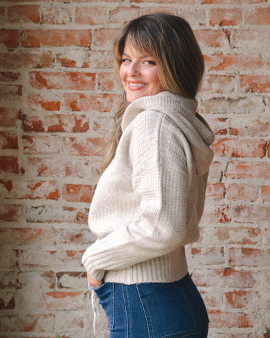 Brantley Sweater Hoodie In Cream