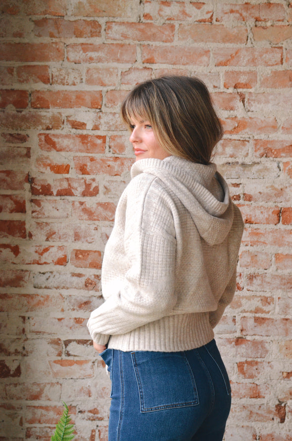 Brantley Sweater Hoodie In Cream