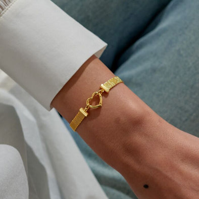 Bracelet Bar Heart Clasp Bracelet In Gold-Tone Plating
